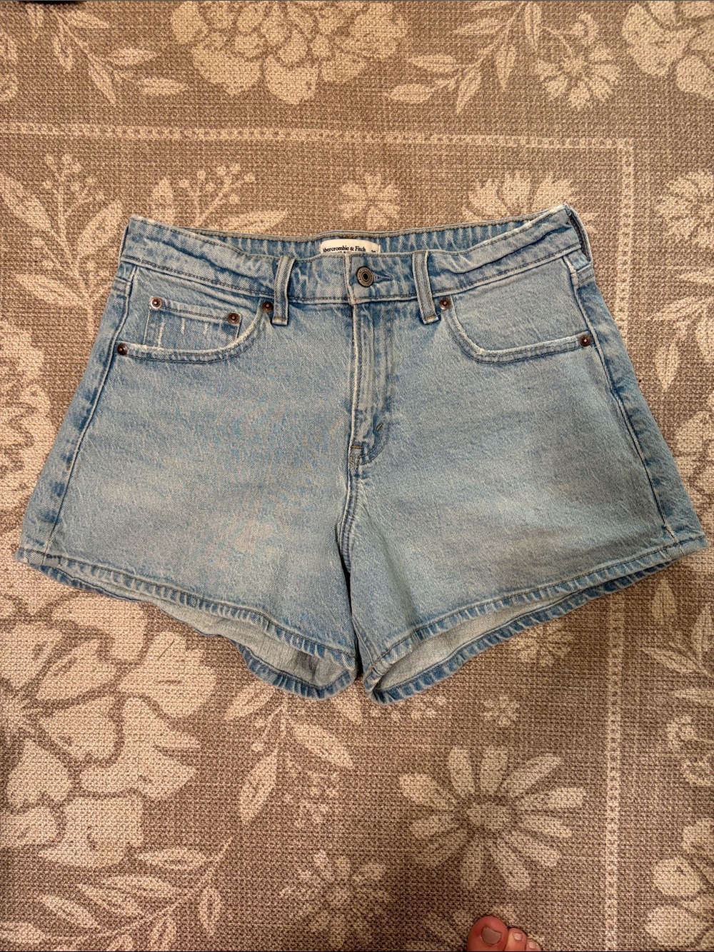 Abercrombie & Fitch Curve Love Mid Rise A-Line Short